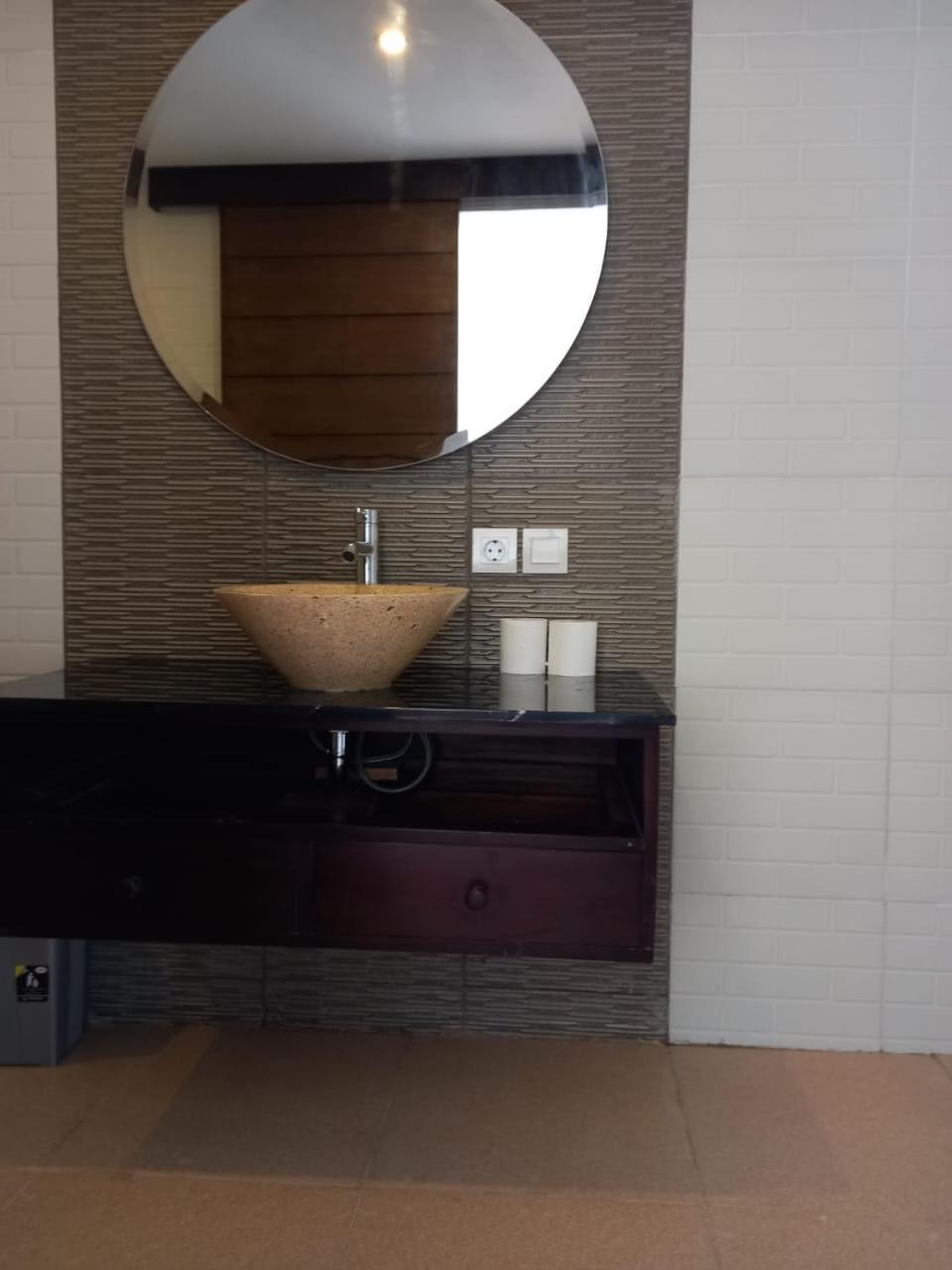 Rumah Wj Rooms And Suites Улувату Екстер'єр фото